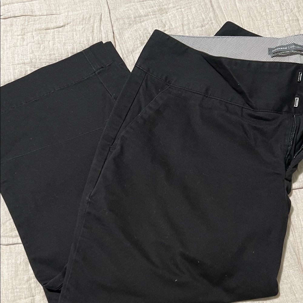 Women’s Dockers Black Capris, size 8, mid rise-curvy